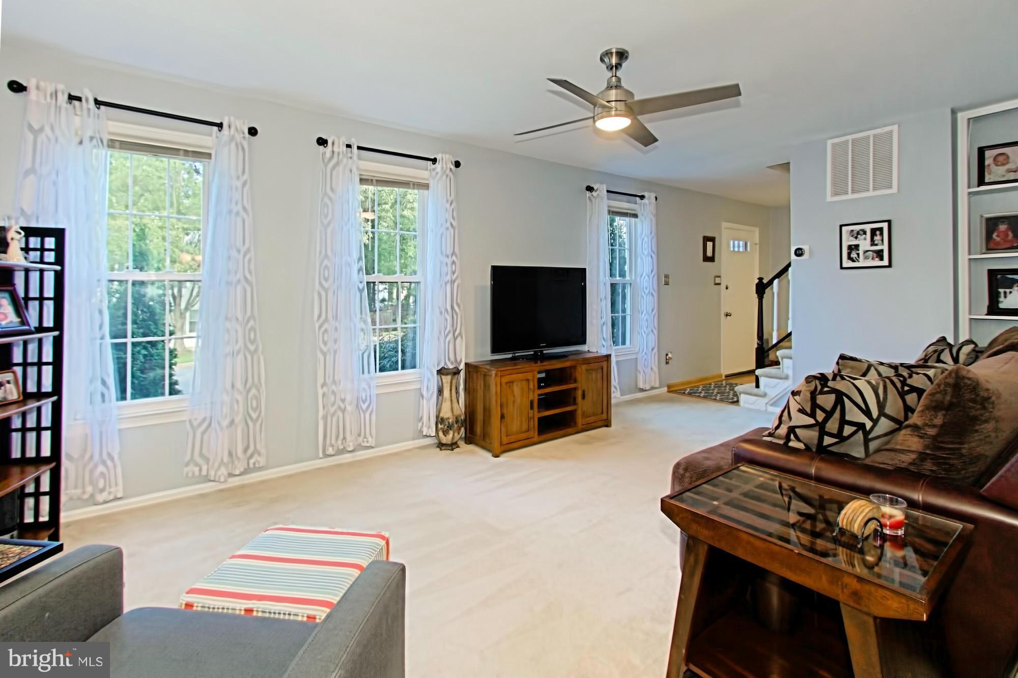 10041 Marshall Pond Road Burke, VA 22015 - Photo 6 of 30 Living Room