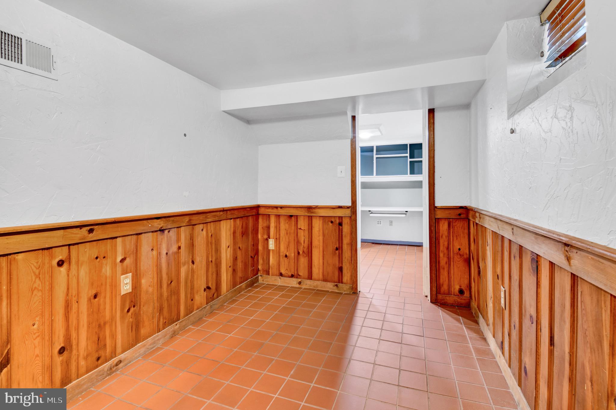 4510 Gridley Road Silver Spring, MD 20906 - Photo 19 of 31 Den