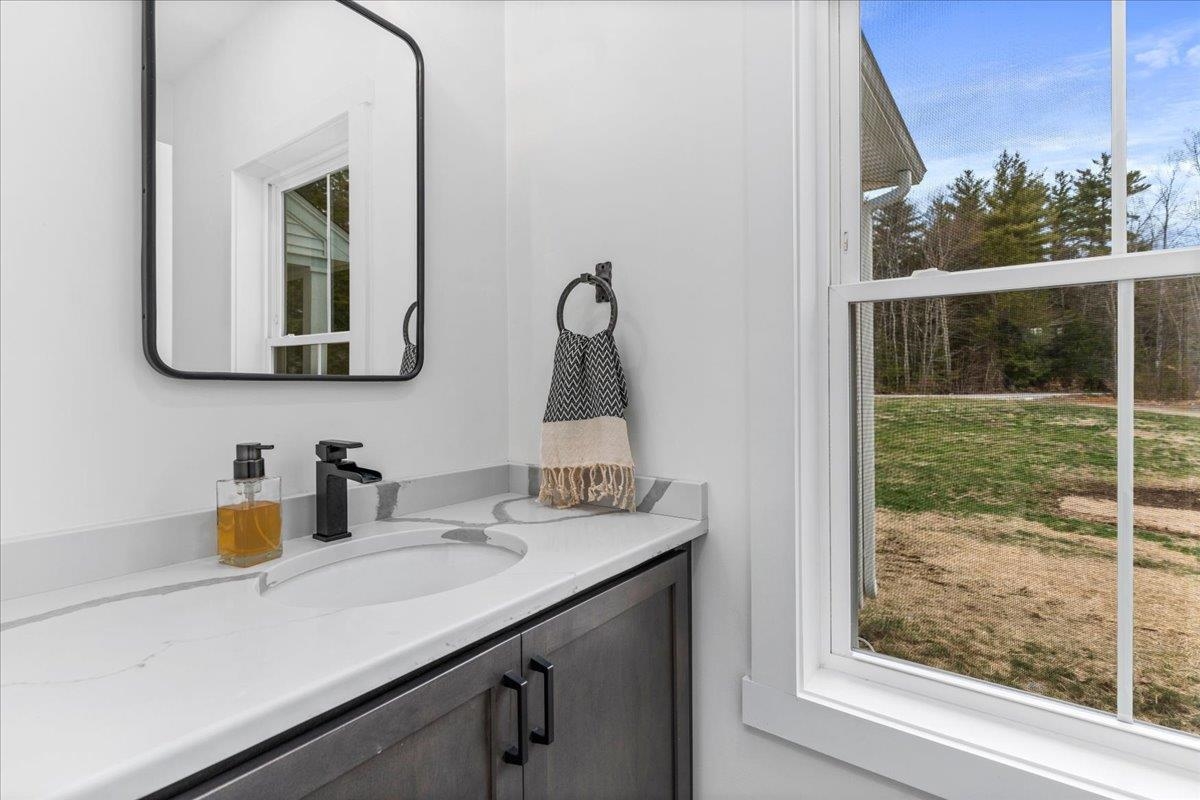 26 Meeting House Hill Road Deerfield, NH 03037 - Photo 31 of 60