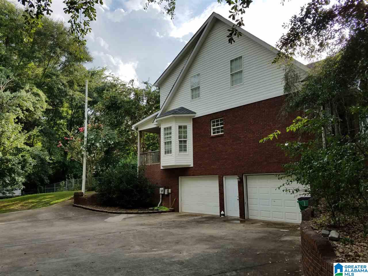 2108 Springdale Road Bessemer, AL 35022 - Photo 3 of 32