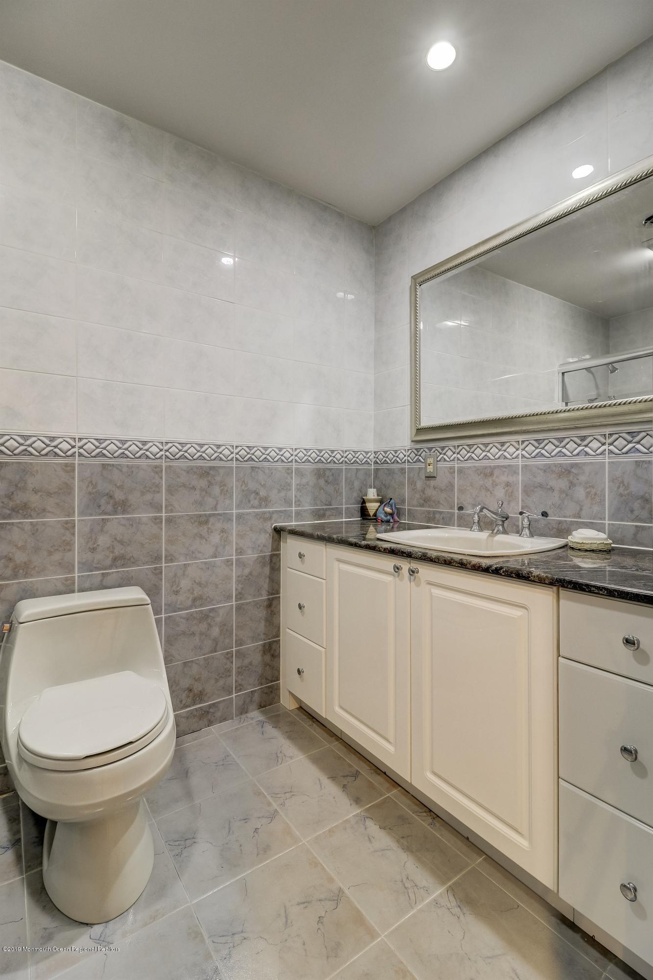 6 Fox Hunt Road Holmdel, NJ 07733 - Photo 12 of 42 015_Bathroom upstairs
