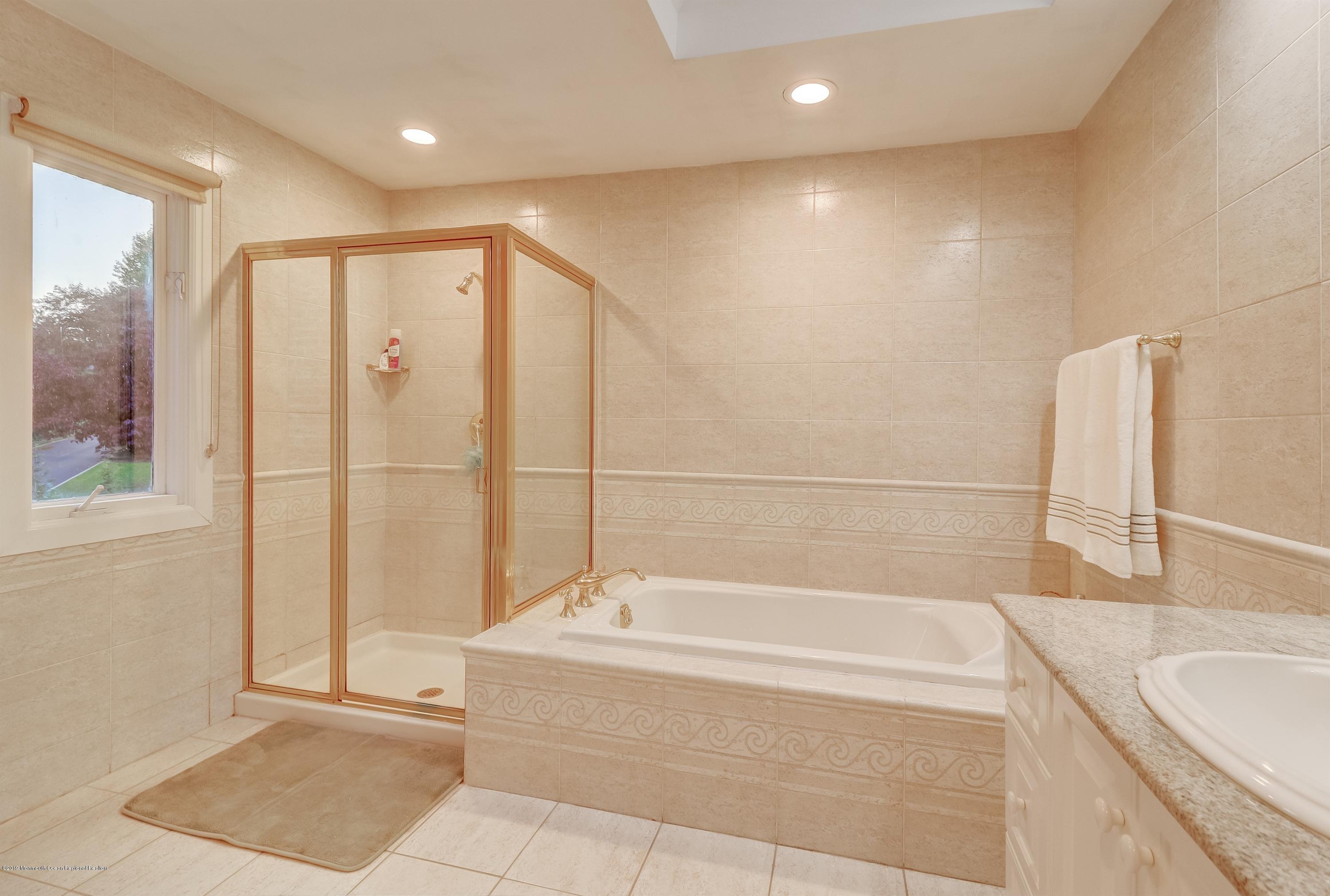 6 Fox Hunt Road Holmdel, NJ 07733 - Photo 21 of 42 024_Upstairs bathroom