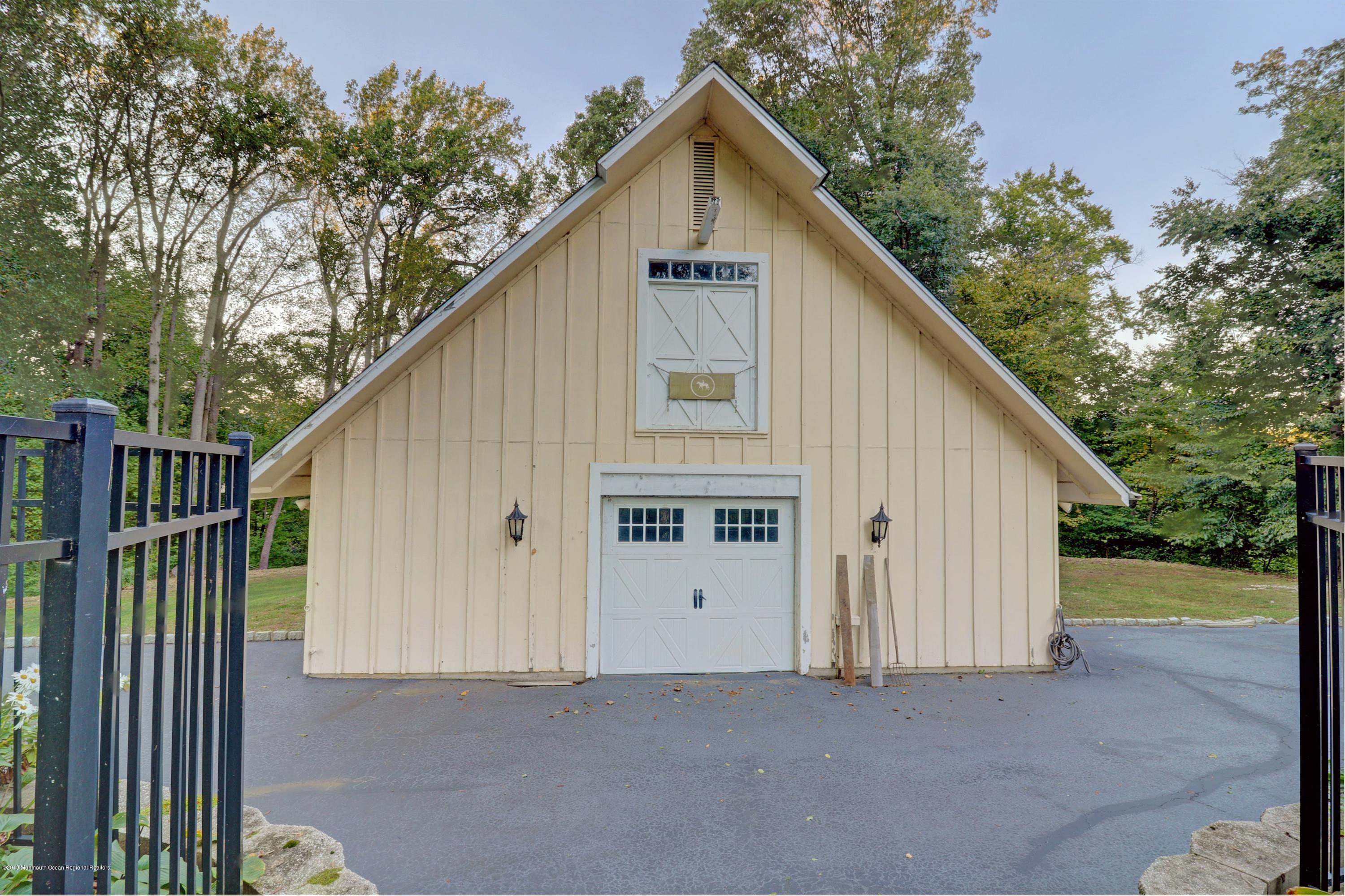 6 Fox Hunt Road Holmdel, NJ 07733 - Photo 29 of 42 032_Carriage house