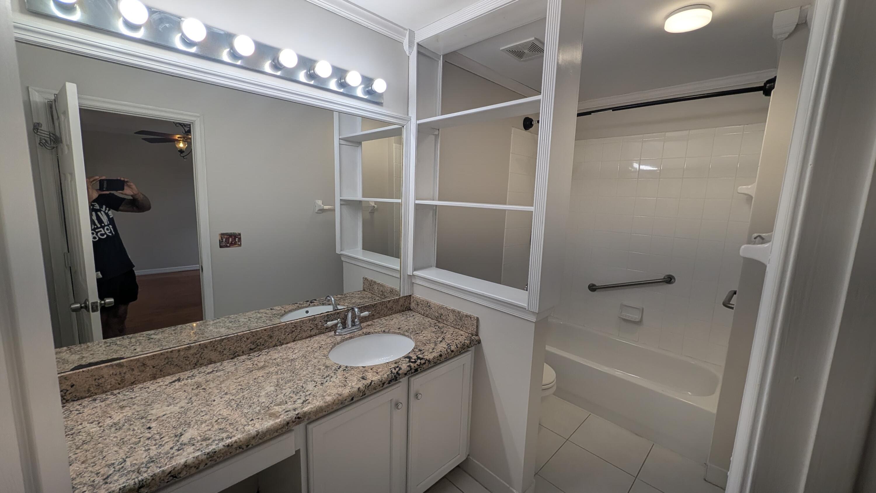 346 Timberwalk Trail Jupiter, FL 33458 - Photo 16 of 39 WhatsApp Image 2026-06-15 at 15.24.34