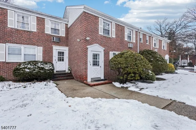 $275,000 | 445 Morris Avenue, Unit D11, Springfield, NJ 07081