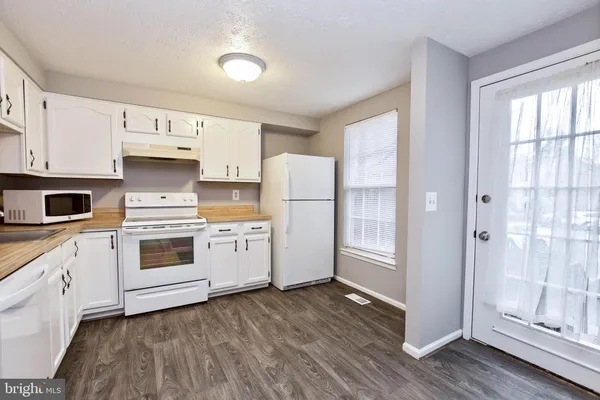 $3,000 | 1915 Belmont Ridge Court, Reston, VA 20191