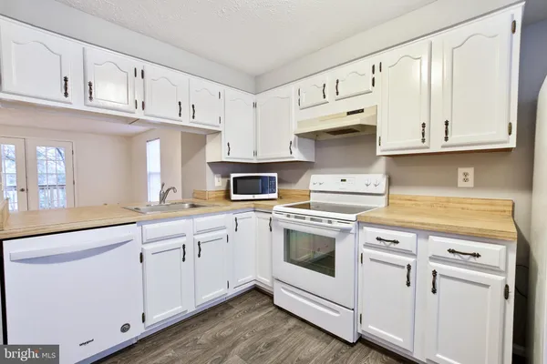 $3,000 | 1915 Belmont Ridge Court, Reston, VA 20191