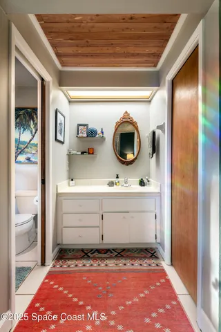 a view of utility room