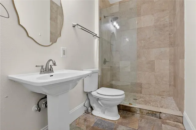 $2,700 | 533 Valmont Street, New Orleans, LA 70115