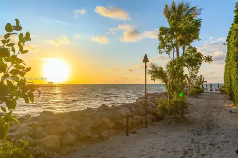 $24,995,000 | 82719 Old Highway, Islamorada, FL 33036