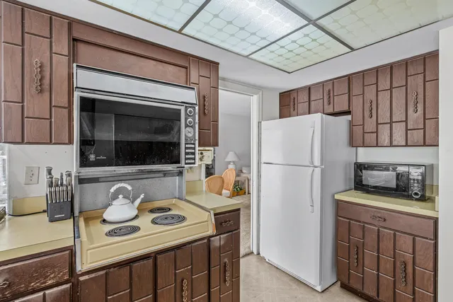 $899,000 | 4705 Holly Drive, Palm Beach Gardens, FL 33418