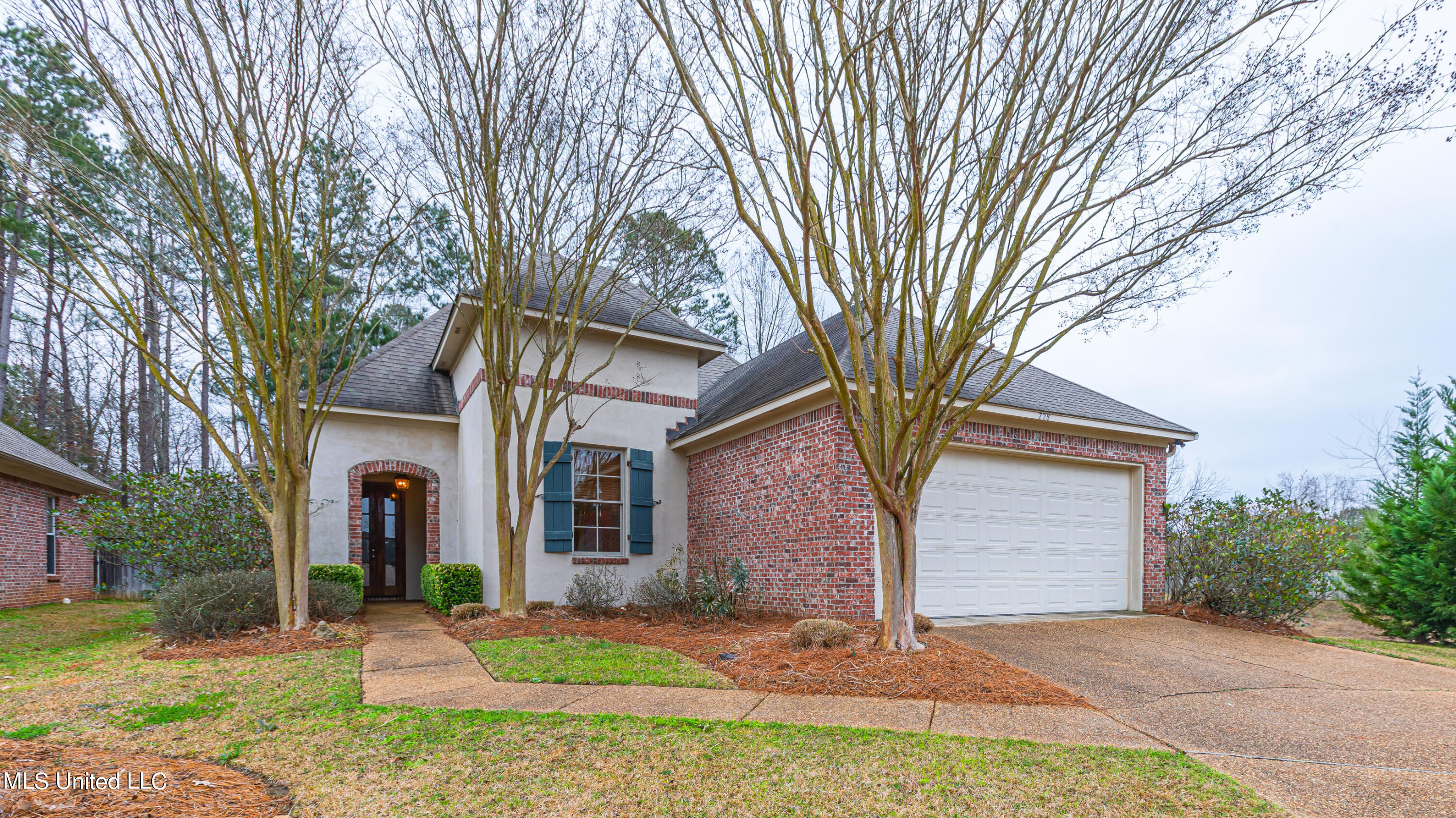 Welcome to 728 Orleans Circle in Montra