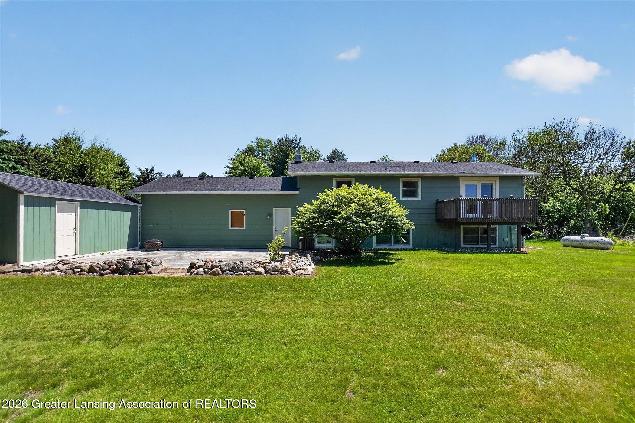 2141 North Meridian Road Ovid, MI 48866 - Photo 32 of 34 39-2141-N-Meridian-WindowStill-Photograp