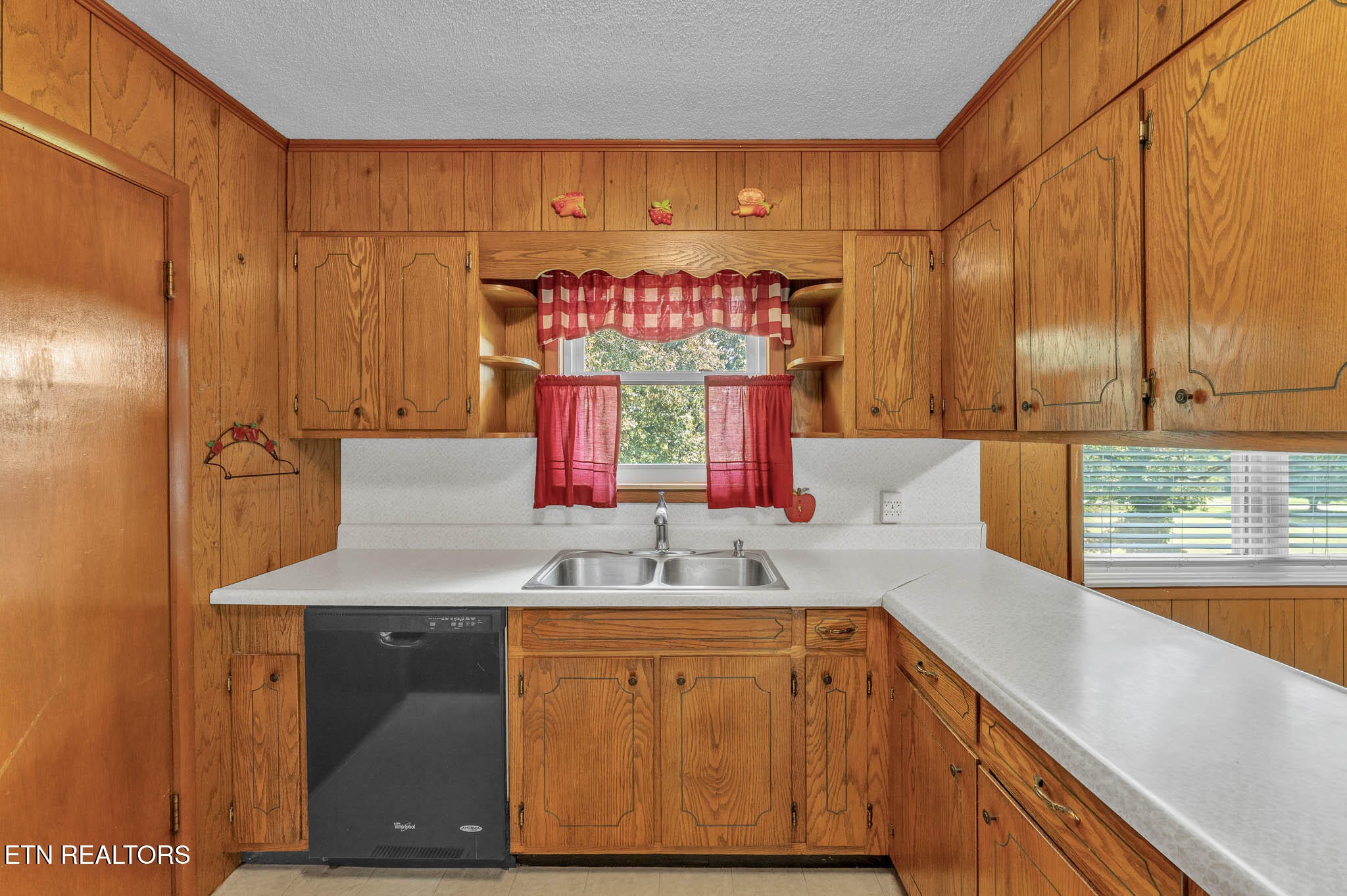 228 Crestwood Circle Decatur, TN 37322 - Photo 14 of 54 Gallery Image 14