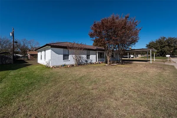 $229,000 | 403 Sherry Lee Drive, Hamilton, TX 76531