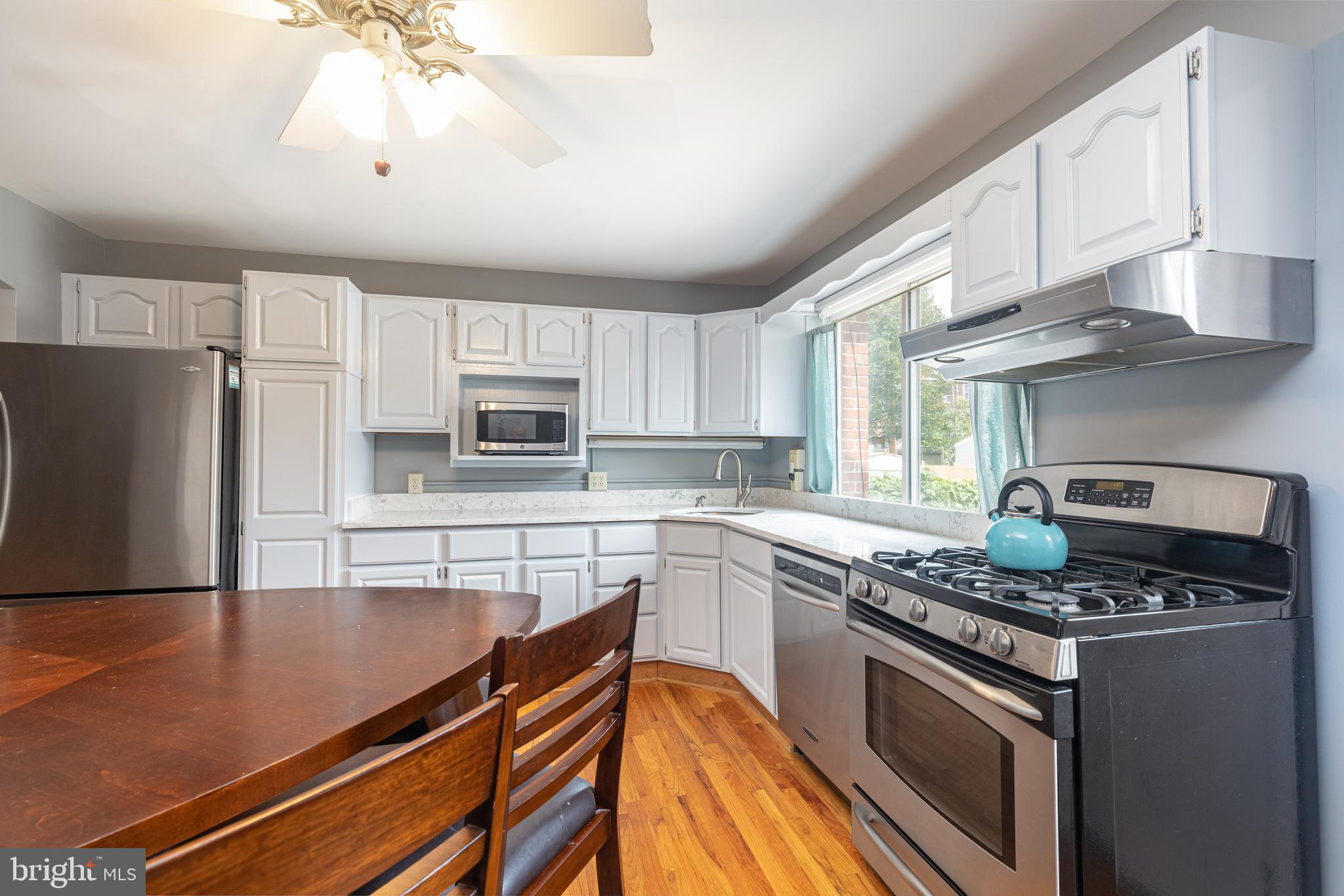 8305 Hillendale Road Baltimore, MD 21234 - Photo 8 of 22