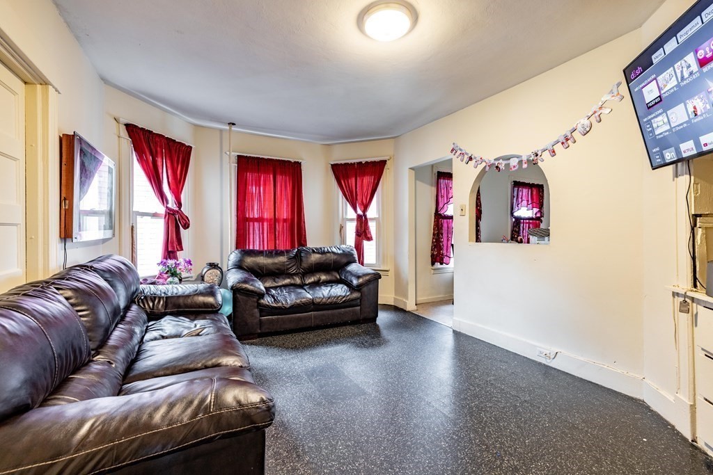 106 Massasoit Street Springfield, MA 01107 - Photo 4 of 8 Gallery Image 4