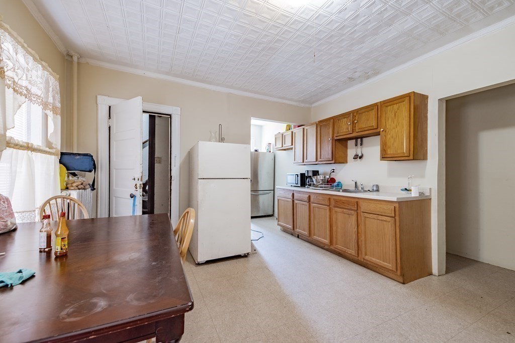 106 Massasoit Street Springfield, MA 01107 - Photo 6 of 8 Gallery Image 6