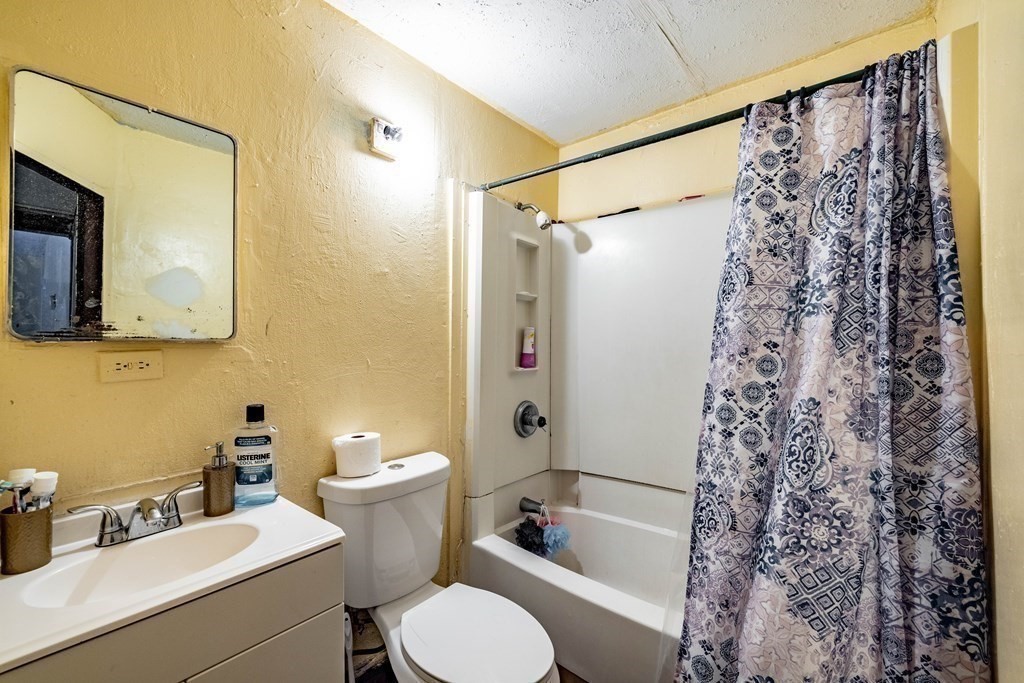 106 Massasoit Street Springfield, MA 01107 - Photo 7 of 8 Gallery Image 7