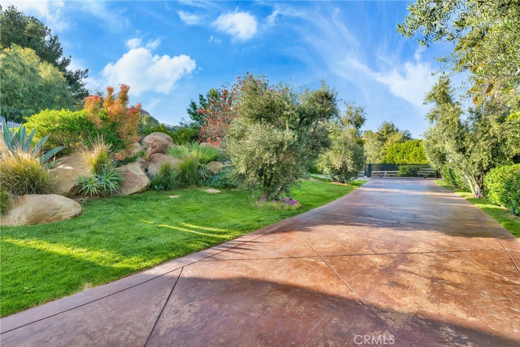 10 Sage Lane Bell Canyon, CA 91307 - Photo 43 of 65 Driveway