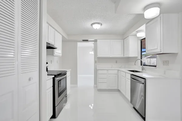 $533,900 | 5080 Little Beth Drive South, Boynton Beach, FL 33472