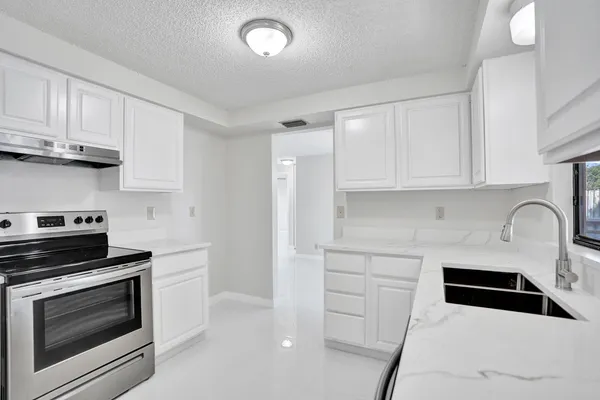 $533,900 | 5080 Little Beth Drive South, Boynton Beach, FL 33472
