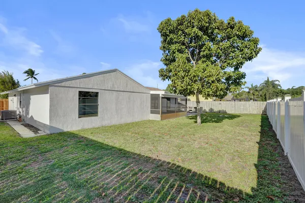 $533,900 | 5080 Little Beth Drive South, Boynton Beach, FL 33472