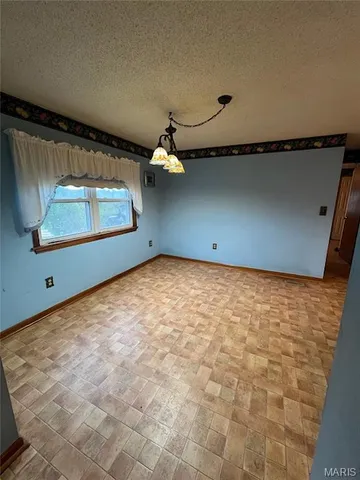 $599,000 | 28 Monroe Hills Lane, Linn, MO 65051