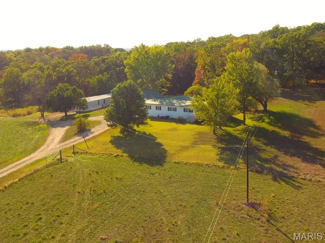 $599,000 | 28 Monroe Hills Lane, Linn, MO 65051