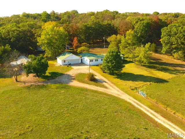 $599,000 | 28 Monroe Hills Lane, Linn, MO 65051