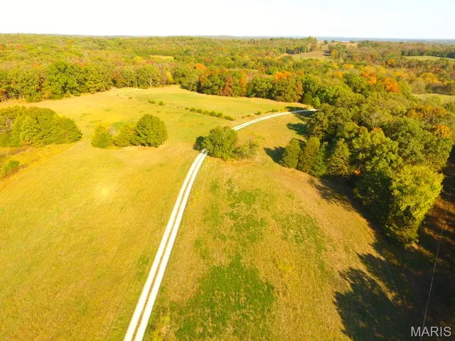 $599,000 | 28 Monroe Hills Lane, Linn, MO 65051