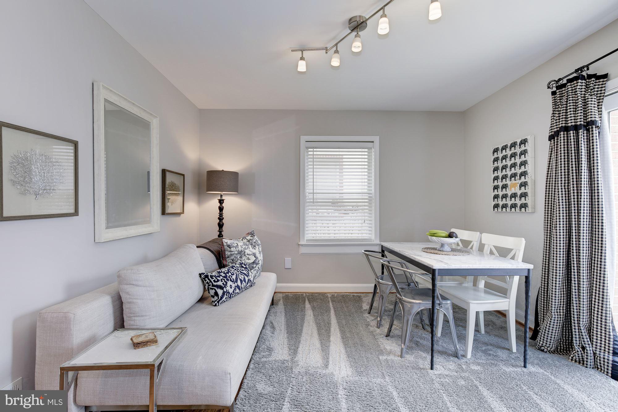 4510 Chestnut Street Bethesda, MD 20814 - Photo 10 of 26 Family Room