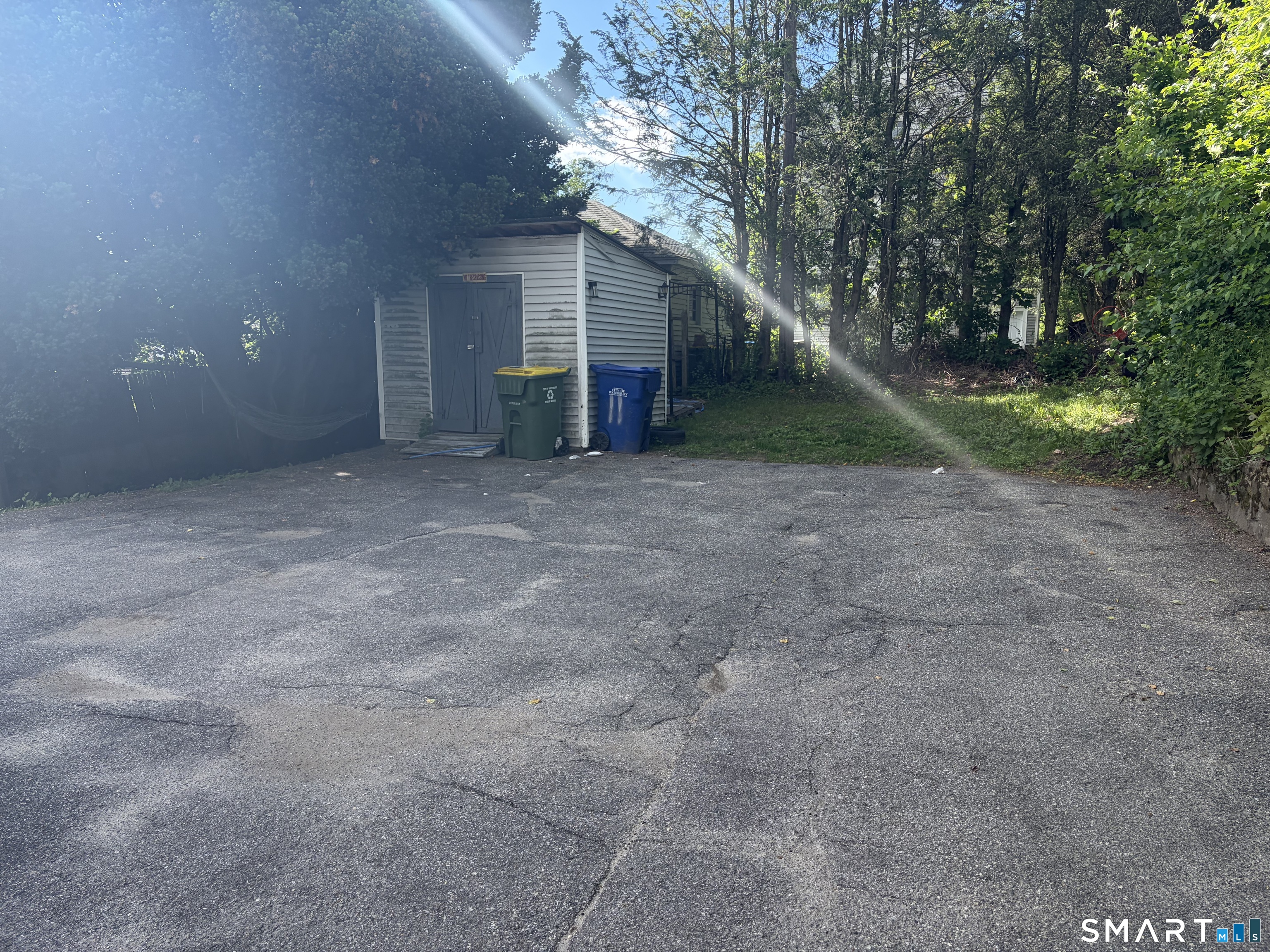 11 Fox Street Waterbury, CT 06708 - Photo 4 of 10