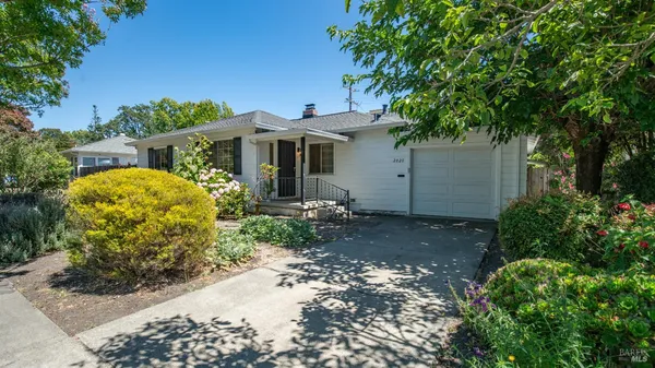 $695,000 | 2820 Village Side Drive, Santa Rosa, CA 95405