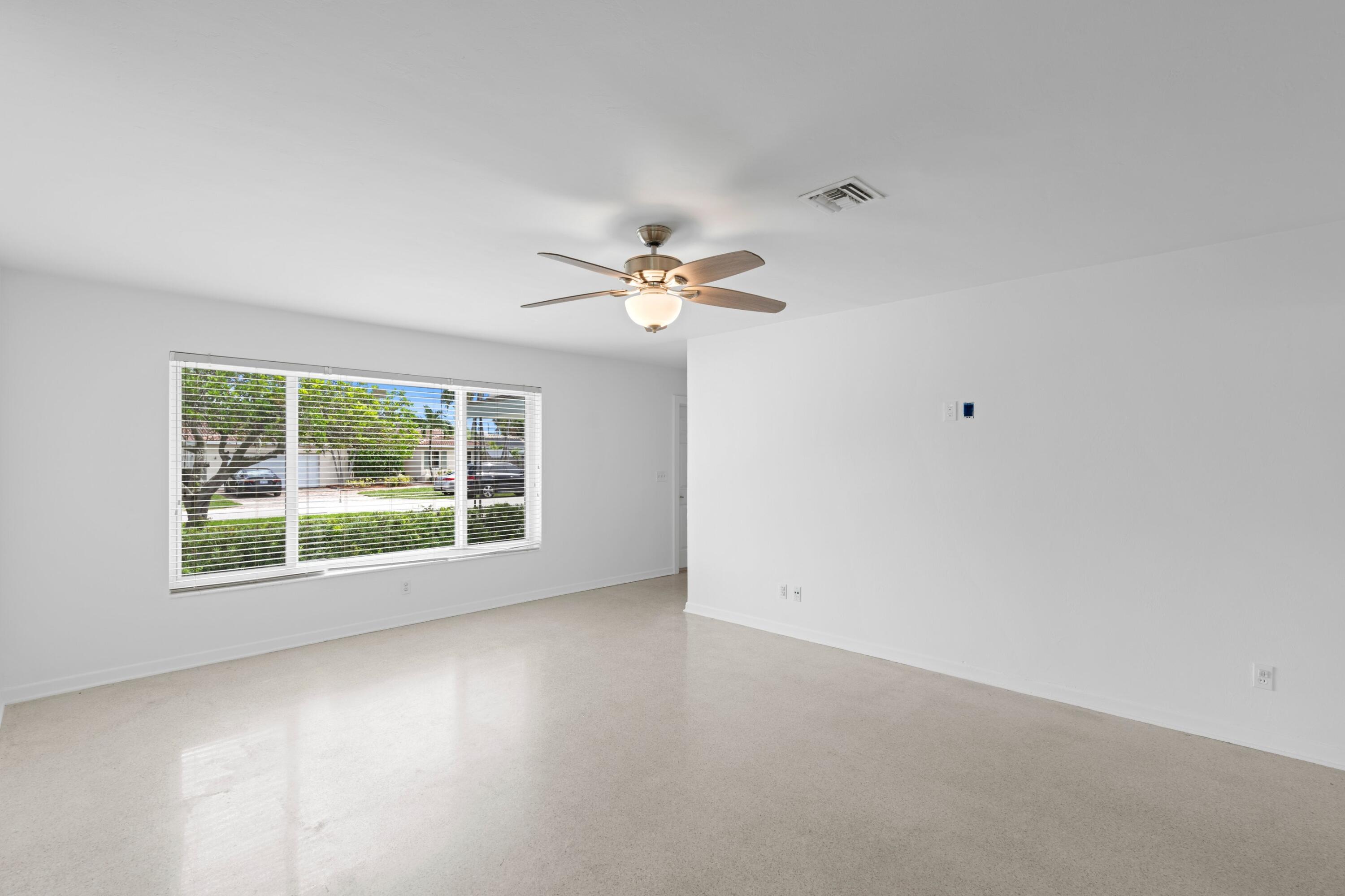 300 Northeast 24th Street Boca Raton, FL 33431 - Photo 5 of 28 Dining Room