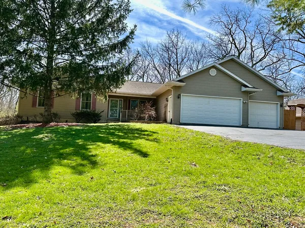 $399,000 | 211 1/2 East Forest Street, Marengo, IL 60152