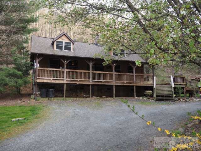 675 Ray Davis Road Lansing, NC 28643 - Photo 1 of 20