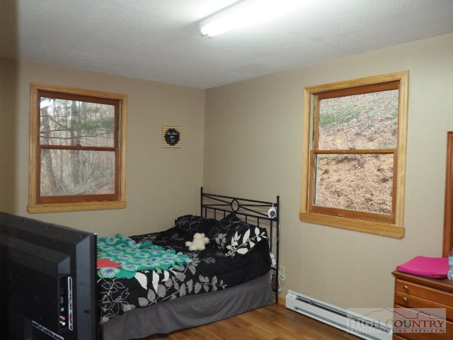 675 Ray Davis Road Lansing, NC 28643 - Photo 18 of 20