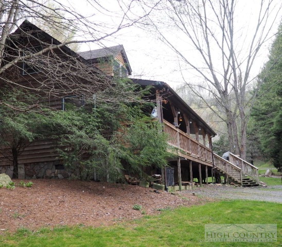675 Ray Davis Road Lansing, NC 28643 - Photo 2 of 20
