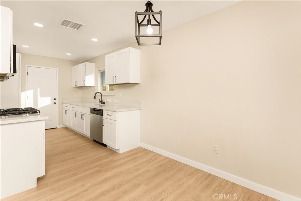 13376 Robin Court Yucaipa, CA 92399 - Photo 13 of 40 Dining Room