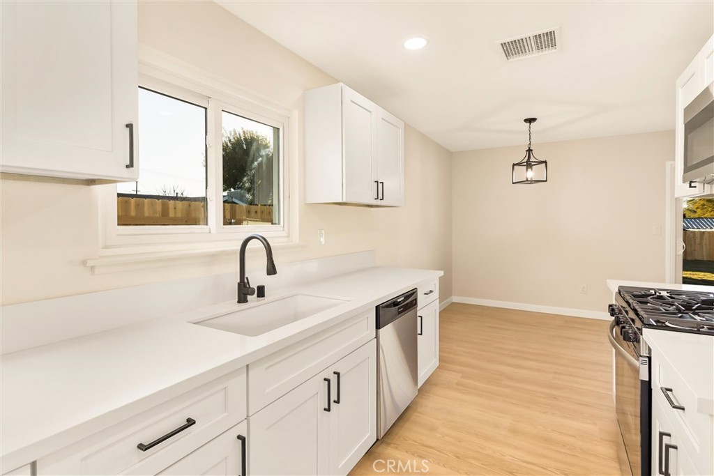 13376 Robin Court Yucaipa, CA 92399 - Photo 16 of 40