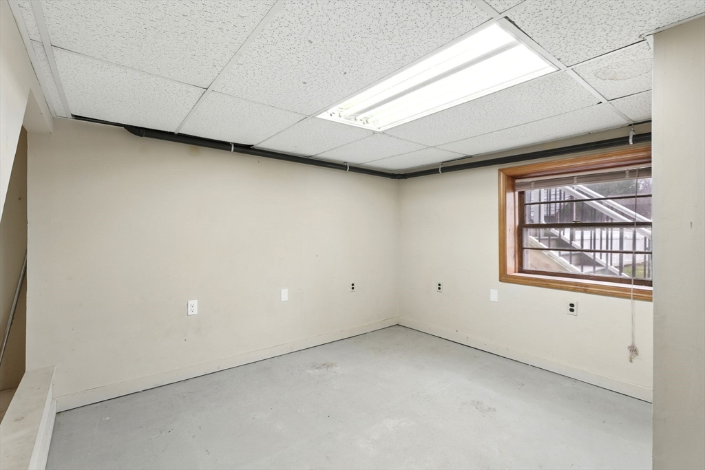 16 Pomeroy Meadow Road Easthampton, MA 01027 - Photo 29 of 41