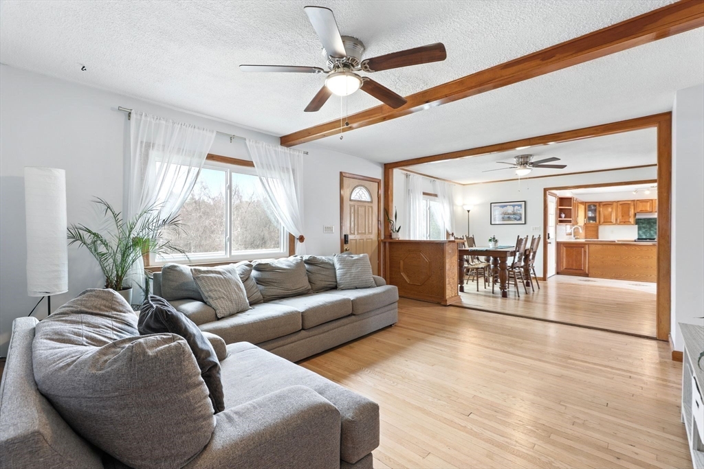 16 Pomeroy Meadow Road Easthampton, MA 01027 - Photo 3 of 41