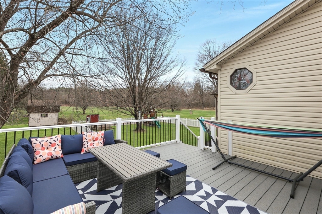 16 Pomeroy Meadow Road Easthampton, MA 01027 - Photo 33 of 41