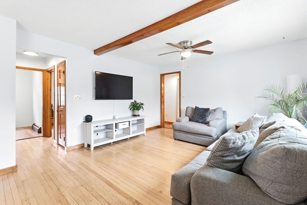 16 Pomeroy Meadow Road Easthampton, MA 01027 - Photo 4 of 41