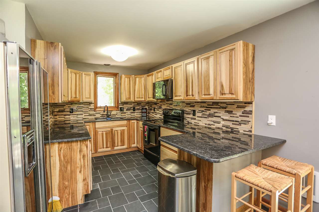 163 Wheel Wright Road Hampstead, NH 03841 - Photo 11 of 40