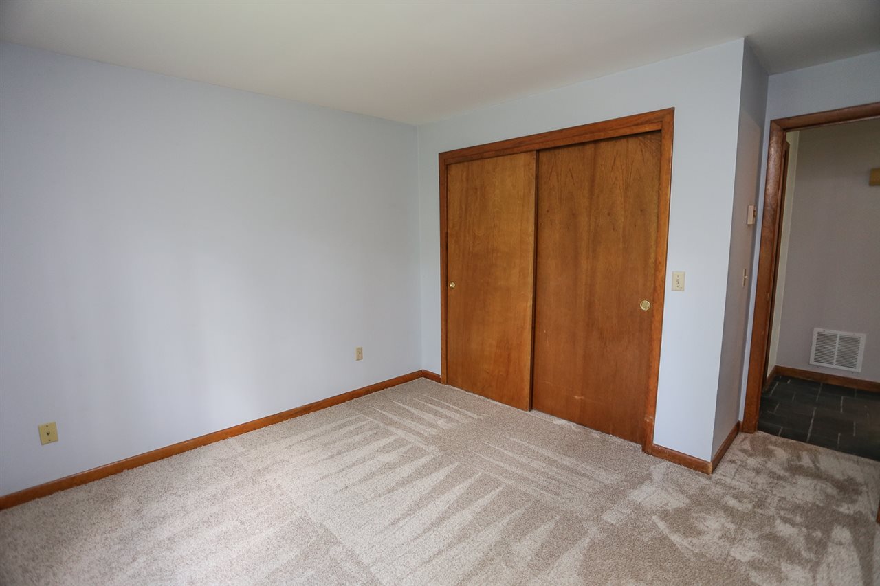 163 Wheel Wright Road Hampstead, NH 03841 - Photo 22 of 40