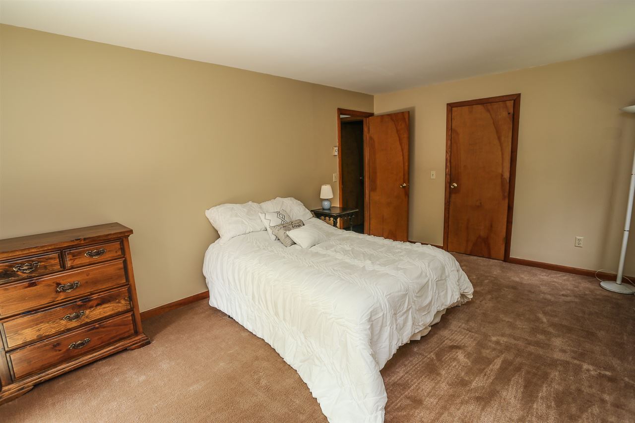 163 Wheel Wright Road Hampstead, NH 03841 - Photo 32 of 40