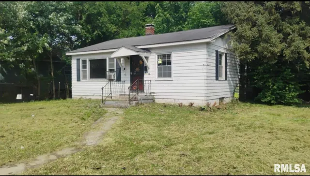 $29,900 | 800 North 39th Street, East St. Louis, IL 62205