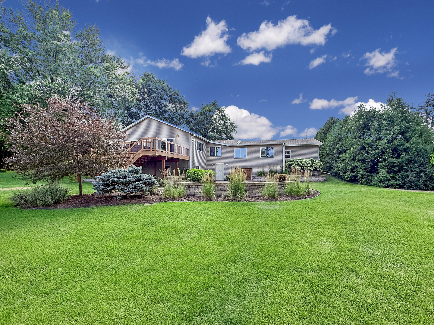3157 South Baileyville Road Freeport, IL 61032 - Photo 1 of 39